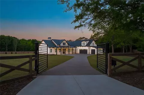 Exterior - 825 Arch Tanner Rd, Bethlehem, GA 30620 photo 6 of 20