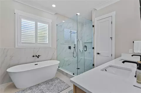 Bath - 825 Arch Tanner Rd, Bethlehem, GA 30620 photo 1 of 6