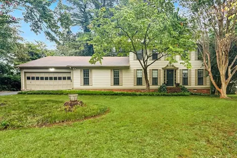 528 Chanterella Rd SW, Lilburn, GA 30047