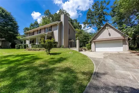 185 Lakeshore Cir SE, Acworth, GA 30101