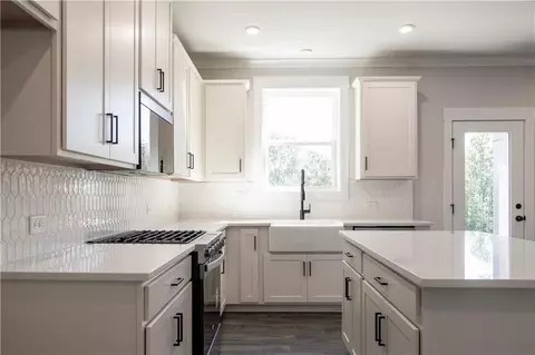 Kitchen - 324 William Gossett Dr, Canton, GA 30114 photo 4 of 5