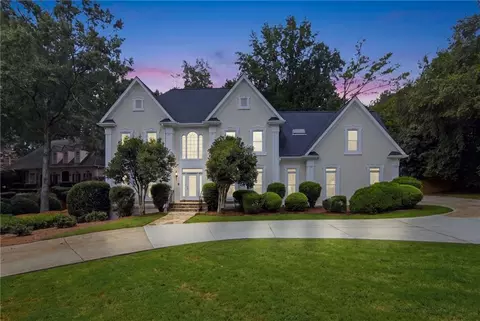 2211 Brooke Farm Trl, Dunwoody, GA 30338