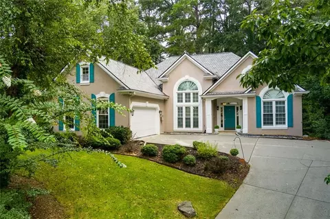 102 Legacy Ct, Woodstock, GA 30189