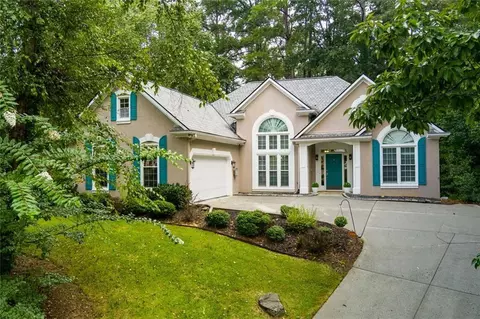 102 Legacy Ct, Woodstock, GA 30189