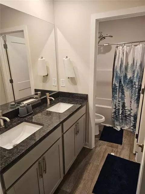 Bath - 86 Jacoby Dr, Fairburn, GA 30213 photo 2 of 7