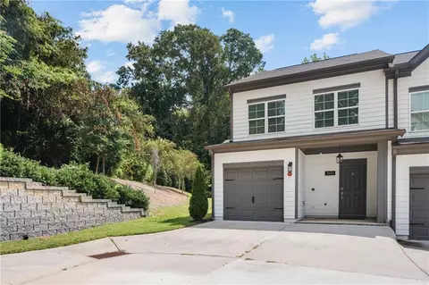 2893 Royal Heights Dr, Atlanta, GA 30318