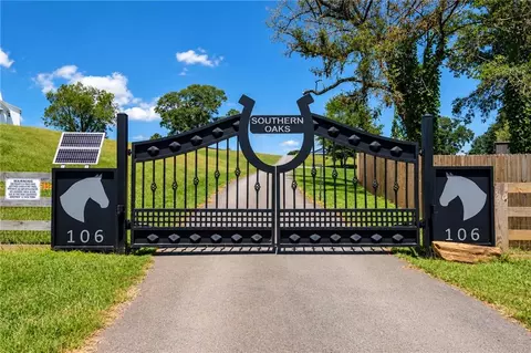 16 Peek Dr, Carrollton, GA 30116