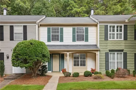 2906 Queen Anne Ct, Sandy Springs, GA 30350