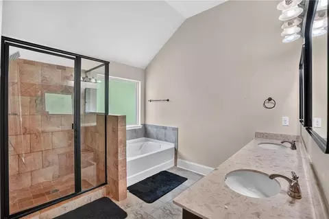 Bath - 993 Bentley Estate Dr, Dacula, GA 30019 photo 3 of 3