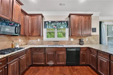 Kitchen - 993 Bentley Estate Dr, Dacula, GA 30019 photo 3 of 3