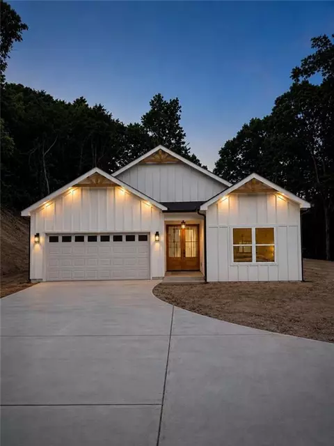 Exterior - 4635 Perry Rd, Gainesville, GA 30506 photo 2 of 6