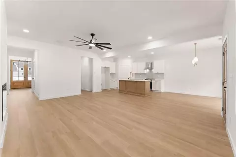 Living - 4635 Perry Rd, Gainesville, GA 30506 photo 6 of 9