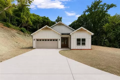 Exterior - 4635 Perry Rd, Gainesville, GA 30506 photo 3 of 6