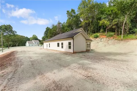 Exterior - 4635 Perry Rd, Gainesville, GA 30506 photo 5 of 6