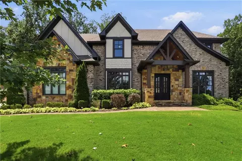 331 Summer Garden Dr, Marietta, GA 30064