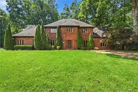 12110 Willow Run Rd, Roswell, GA 30075