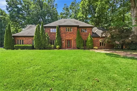 12110 Willow Run Rd, Roswell, GA 30075