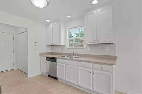 Entry Way - 293 Prominent Loop, Mcdonough, GA 30253 photo 3 of 5
