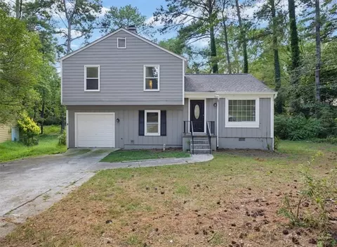 429 Sherwood Cir, Stone Mountain, GA 30087