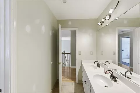 Bath - 2255 Pinehaven Ct SW, Grayson, GA 30017 photo 6 of 8