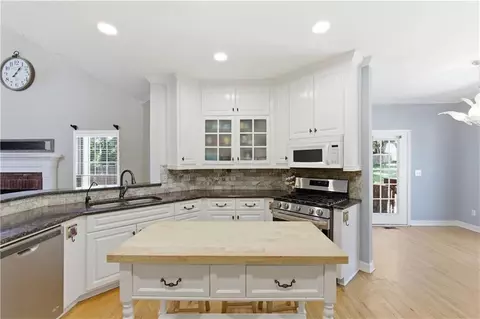 Kitchen - 2255 Pinehaven Ct SW, Grayson, GA 30017 photo 2 of 5