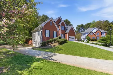 Exterior - 2255 Pinehaven Ct SW, Grayson, GA 30017 photo 2 of 9