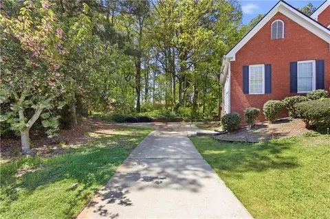 Exterior - 2255 Pinehaven Ct SW, Grayson, GA 30017 photo 3 of 9