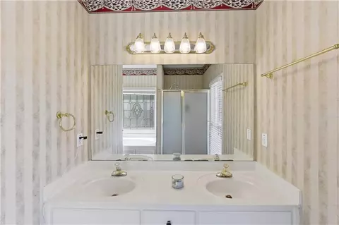 Bath - 2255 Pinehaven Ct SW, Grayson, GA 30017 photo 2 of 8
