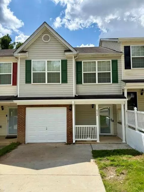 6504 Holly Ln, Union City, GA 30291