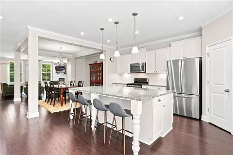 7603 Lowery Oak Dr, Roswell, GA 30075