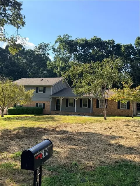 2119 Eastwood Dr, Snellville, GA 30078