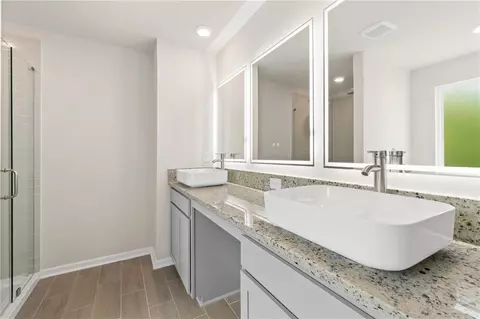 Bath - 302 Hudson Ct, Jackson, GA 30233 photo 1 of 4