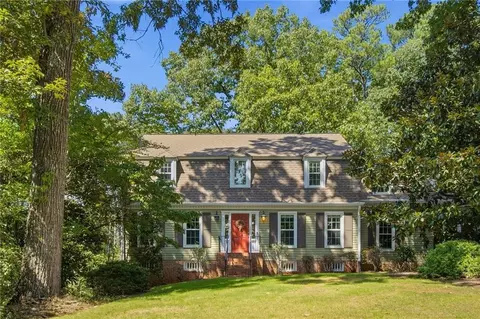 5087 Pine Bark Cir, Dunwoody, GA 30338