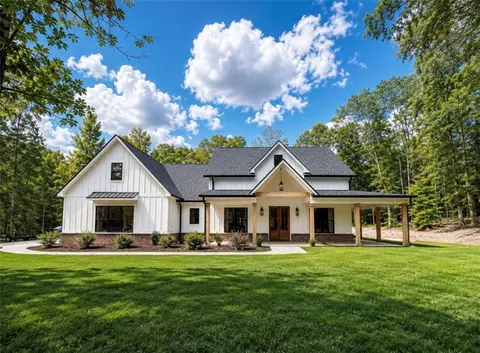 16 Stratford Way, Kingston, GA 30145