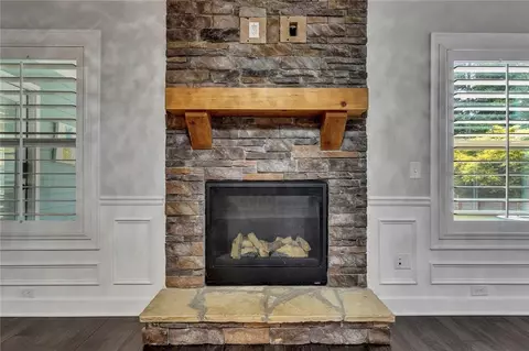 Living - 142 Madison St, Canton, GA 30115 photo 2 of 6