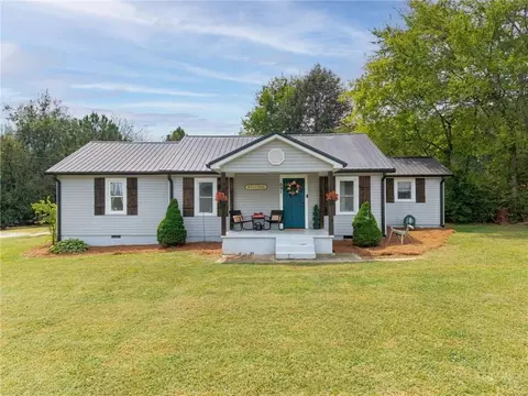 691 Clarkwood Rd, Rockmart, GA 30153