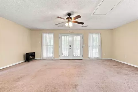 Living - 7018 Highway 27, Buchanan, GA 30113 photo 5 of 8