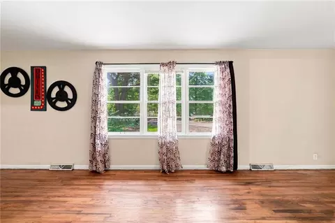 Living - 7018 Highway 27, Buchanan, GA 30113 photo 2 of 8