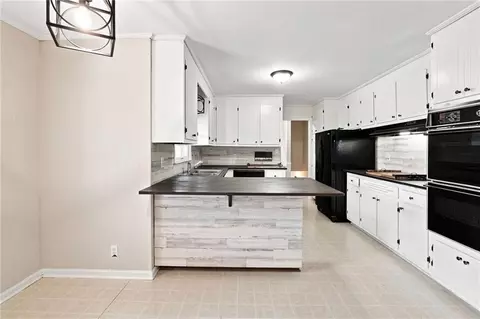Kitchen - 7018 Highway 27, Buchanan, GA 30113 photo 2 of 7
