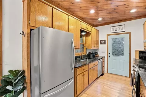 Kitchen - 676 Alpine Dr, Jasper, GA 30143 photo 1 of 3