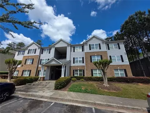 6102 Fairington Ridge Cir, Lithonia, GA 30038