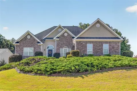 1129 Woodmere Dr, Loganville, GA 30052