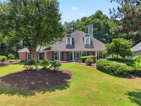 1650 Peachcrest Dr, Lawrenceville, GA 30043