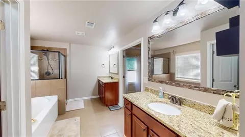 Bath - 2410 Cain Cir, Dacula, GA 30019 photo 3 of 5