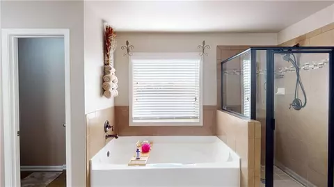 Bath - 2410 Cain Cir, Dacula, GA 30019 photo 2 of 5