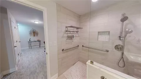 Bath - 2410 Cain Cir, Dacula, GA 30019 photo 4 of 5