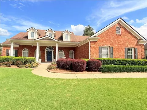 1353 Arbor Bluff Ct, Lawrenceville, GA 30045