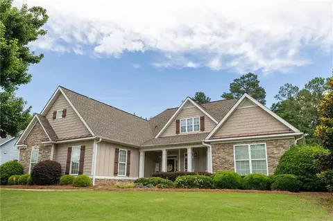 112 Caraway Rd, Locust Grove, GA 30248