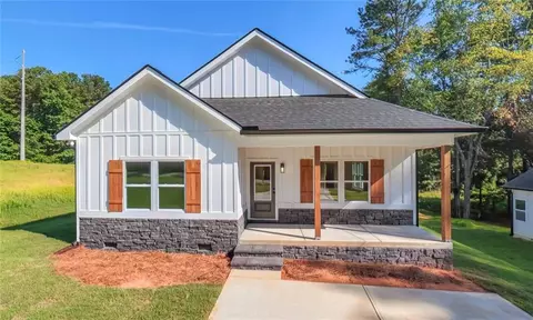 1118 Whispering Hills Dr, Bremen, GA 30110