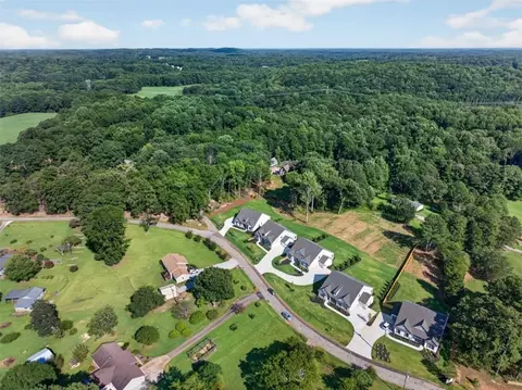 View/Area - 4779 E Reed Rd, Gainesville, GA 30507 photo 6 of 9
